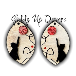 Fichier SVG boucle d'oreille chaton | Lime pour boucles d'oreilles chat Glowforge | Fichier de coupe SVG pour amoureux des chats | GiddyUpsStudio | Fichier svg de boucle d'oreille en fil | Giddyupdesign