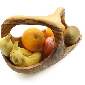 Corbeille de fruits sculptée à la main en bois d'olivier | Bol de pièce maîtresse en bois d'olivier avec poignée | Décoration de table rustique | bol à fruits en bois à bord vivant