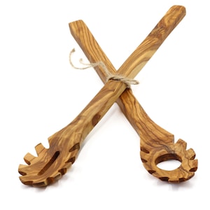 Handcrafted Olive Wood Pasta Scoop: Italian Spaghetti Server