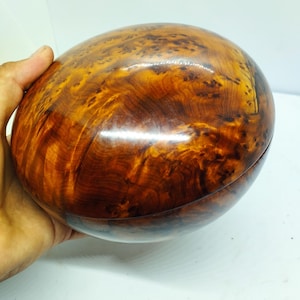 Boîte à bijoux ronde en bois fabriquée à la main en loupe de thuya | Boîte de rangement décorative marocaine | Cadeau d'anniversaire idéal