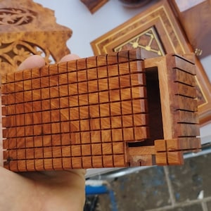 Lot de 2 boîtes cachées en bois faites main、boîte magique avec casse-tête à compartiments cachés、boîte secrete、boîte mystère