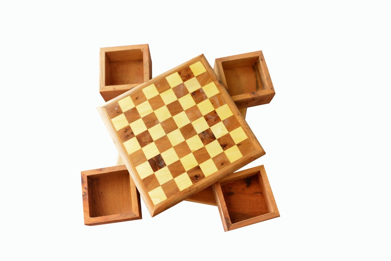 Jeu d'Echecs en Bois Plaint avec Rangement