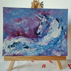 Retrato de unicornio en miniatura caprichoso, pintura al óleo original sobre cartón, obra de arte de caballo única, arte equino pequeño, pared de galería mágica de 6 x 8