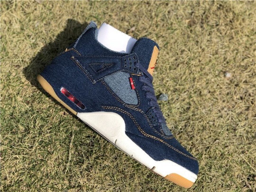 levis x jordan 4