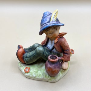Vintage Hummel Goebel Collectible Figurine “Coffee Break” Number 409 TMK 6 1979-1991