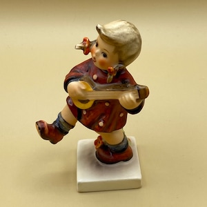 Vintage Hummel Goebel Collectible Figurine “Happiness” Number 86 TMK 5