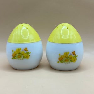 AVON Yellow/AVONシェーカー/MustarD/Pepper Avon Mustard Yellow Salt & Pepper Shakers - Etsy