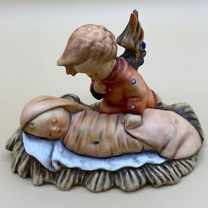 Vintage Hummel Goebel Collectible Figurine “Angelic Sleep Candleholder” Number 25 TMK 3