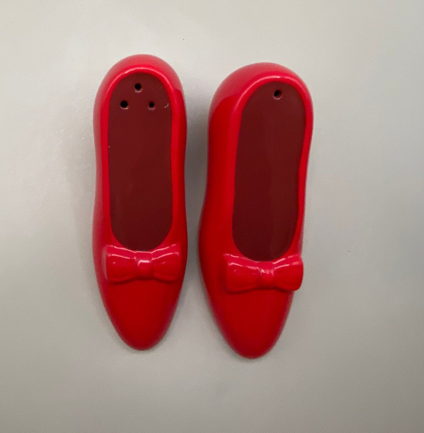The Wizard of OZ Dorothy’s Ruby Red Slippers Salt and Pepper Shakers - Etsy