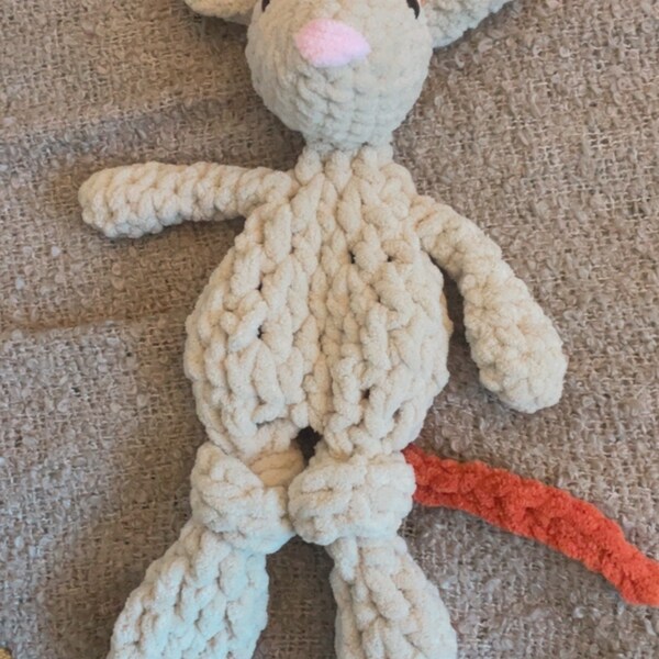 Crochet mouse snuggle