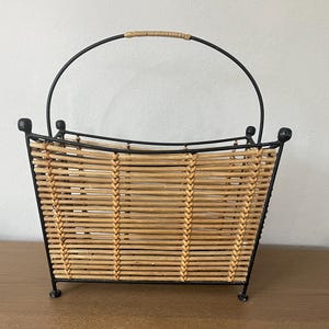 Vintage Rattan Magazine Rack Mid Century Magazine Holder, Retro Home Decor, MCM Magazine Organizer, Bamboo Magazine Rack Vintage
