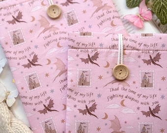 Flying Dragons With You - Romantasy Dragons Book Sleeve Romantic Pink Fantasy Gift for Book Lover Book Merch