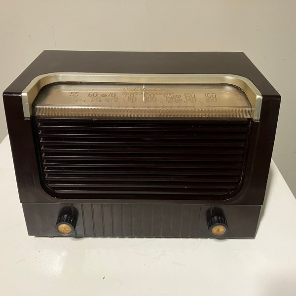 RCA Victor Model X 608 Tube AM Radio