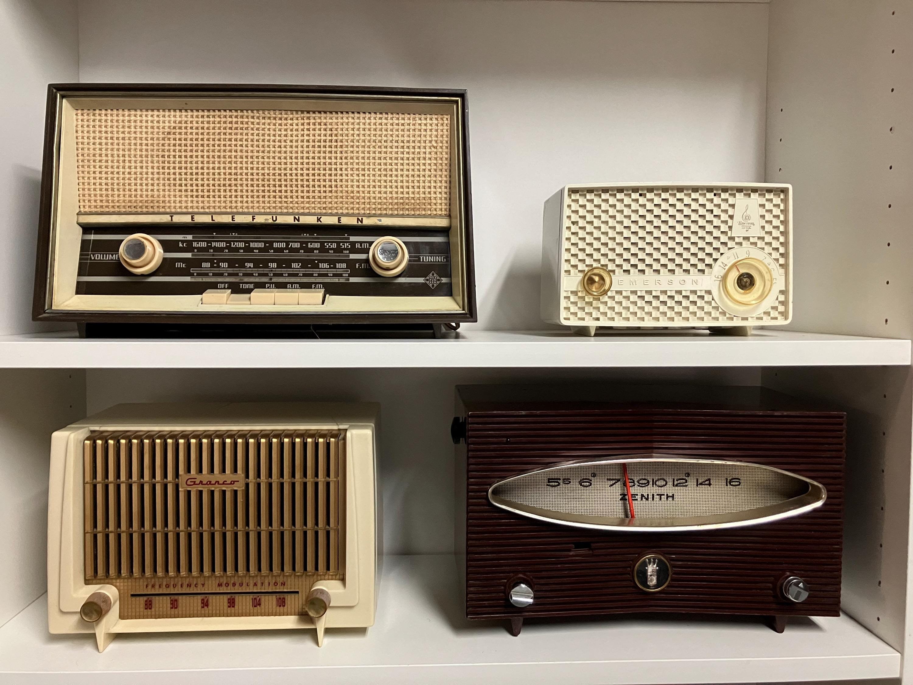 vintage 50s radio 激レア　オンブック品 Vintage Plastic Radios - From the 50' & 60's - Etsy