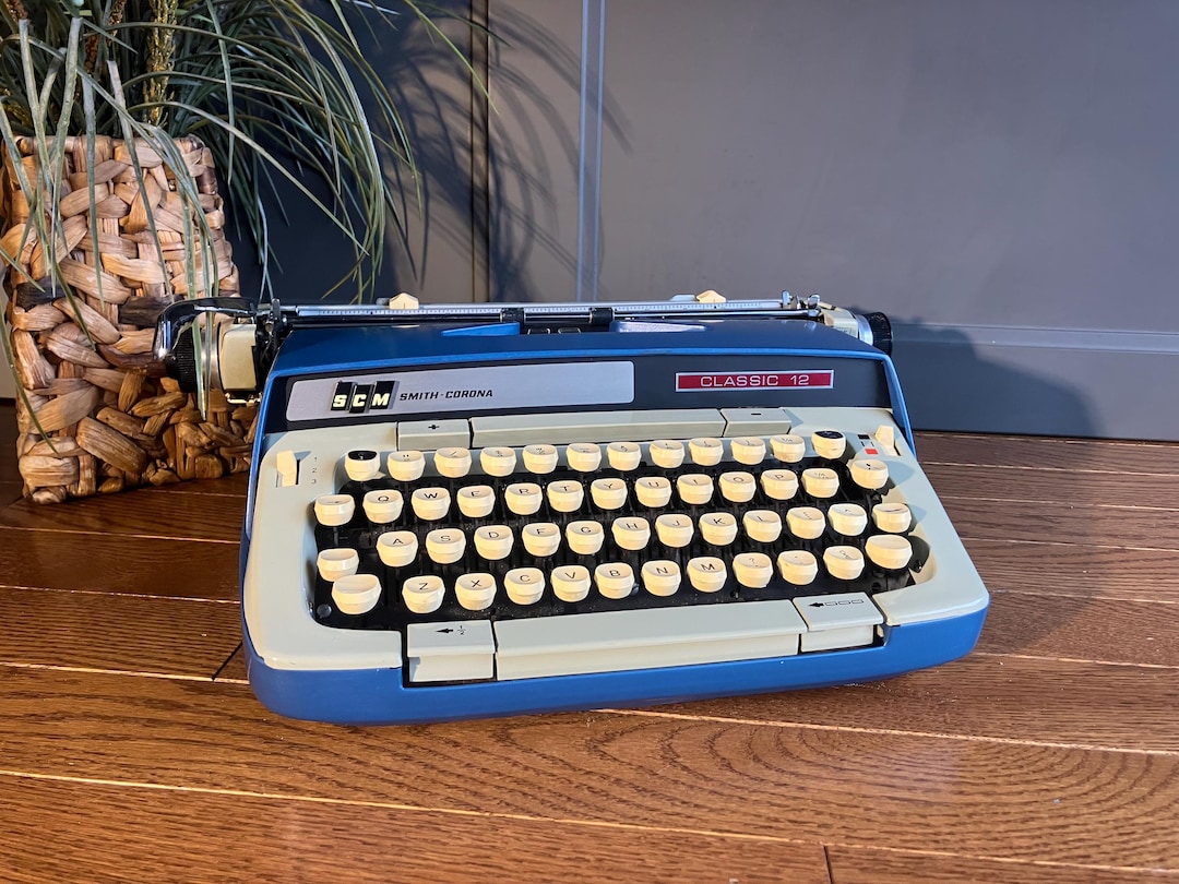 Vintage SMITH-CORONA CLASSIC 12 Portable Blue Typewriter - Etsy