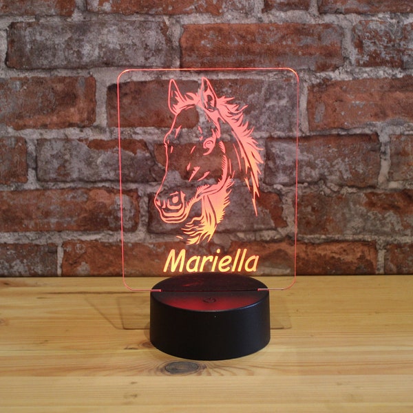 Personalisiertes RGB-LED Nachtlicht - Pferdekopf Motiv mit Wunschname, Pferdeliebhaber, individuelles Geschenk, Acrylglas