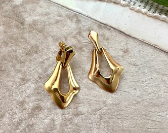 1980's Vintage Gold Petal Earrings - Etsy