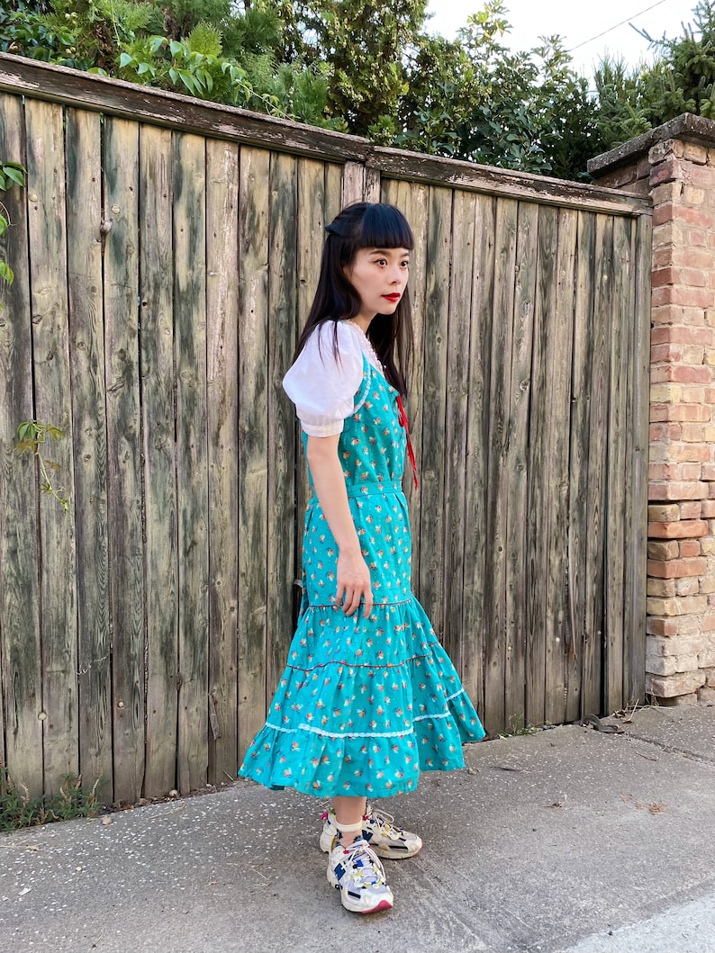 Vintage green floral dress image 2