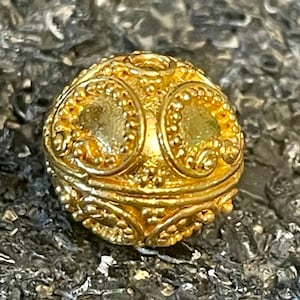 1 Large Vermeil Bead - Carpet Granulated Round Bead - 12.1mm Gold Focal Point Bead - Swirls and Dots - Legacy Silver Supplies MB326-a