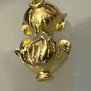 Gold Vermeil Venus Fly Trap Beading Caps - 9.3mm x 11.47mm Glistening Opening Flower Bud  Petals - Flower Bead Caps - Leaf - Legacy MB238