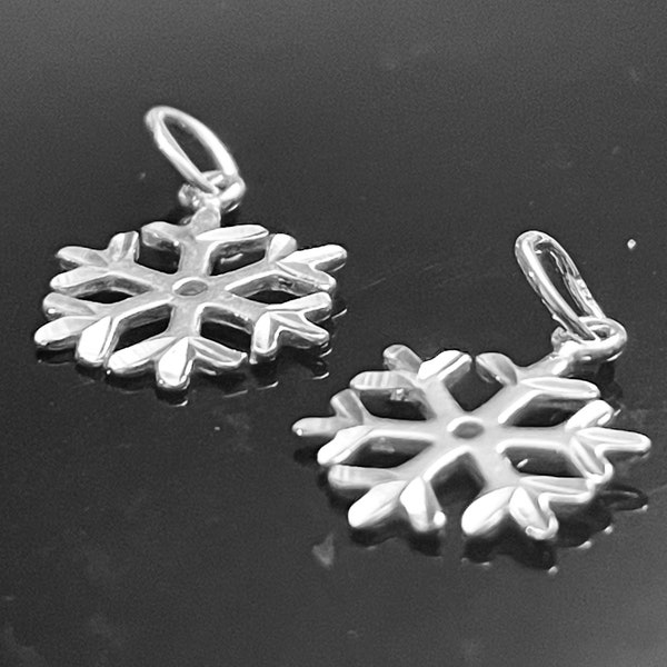 Pretty Little Sterling Silver Snowflake Charms - Diamond Cut - Hallmarked 925 - Oval Jumpring Attached - 11mm - Legacy Silver - C104/a