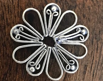 1 hänge i sterlingsilver med blomma, vårblomma, 17,4 mm x 1,7 mm tjock koppling, hängande länk - L4