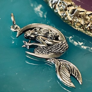 Enchanting Sterling Silver Mermaid on Moon Pendant with Caught Star - Mesmerizing Mythical Sea Beauties - Detailed Charms - Ariel C200/N