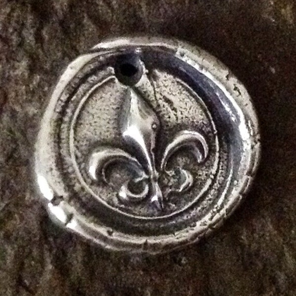 Sterling Silver Fleur de Lis Charm - 1 Rustic Wax Seal Style Charm - 15mm Round - France Royal Coat of Arms Legacy Silver Supplies - AC149