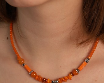Collier de perles en cristal orange pour femme – Cadeau pour elle – Tour de cou puissant fait à la main pour filles – Dans un joli emballage personnalisé