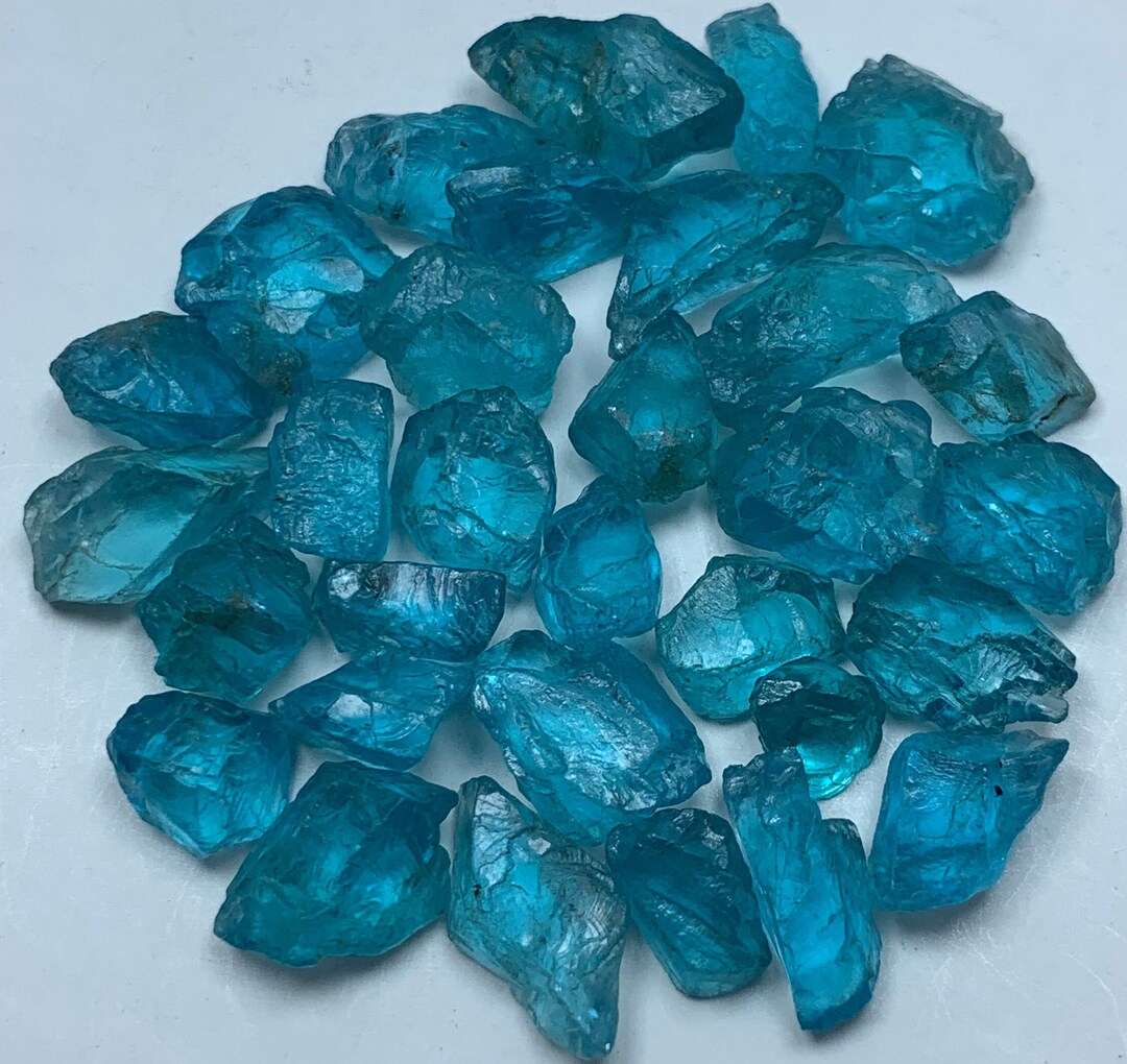 Apatite bleue de Madagascar mini galet | Cœur de Pierres