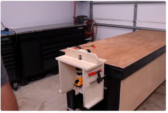 Bench-mounted Router Table Woodworking Plan