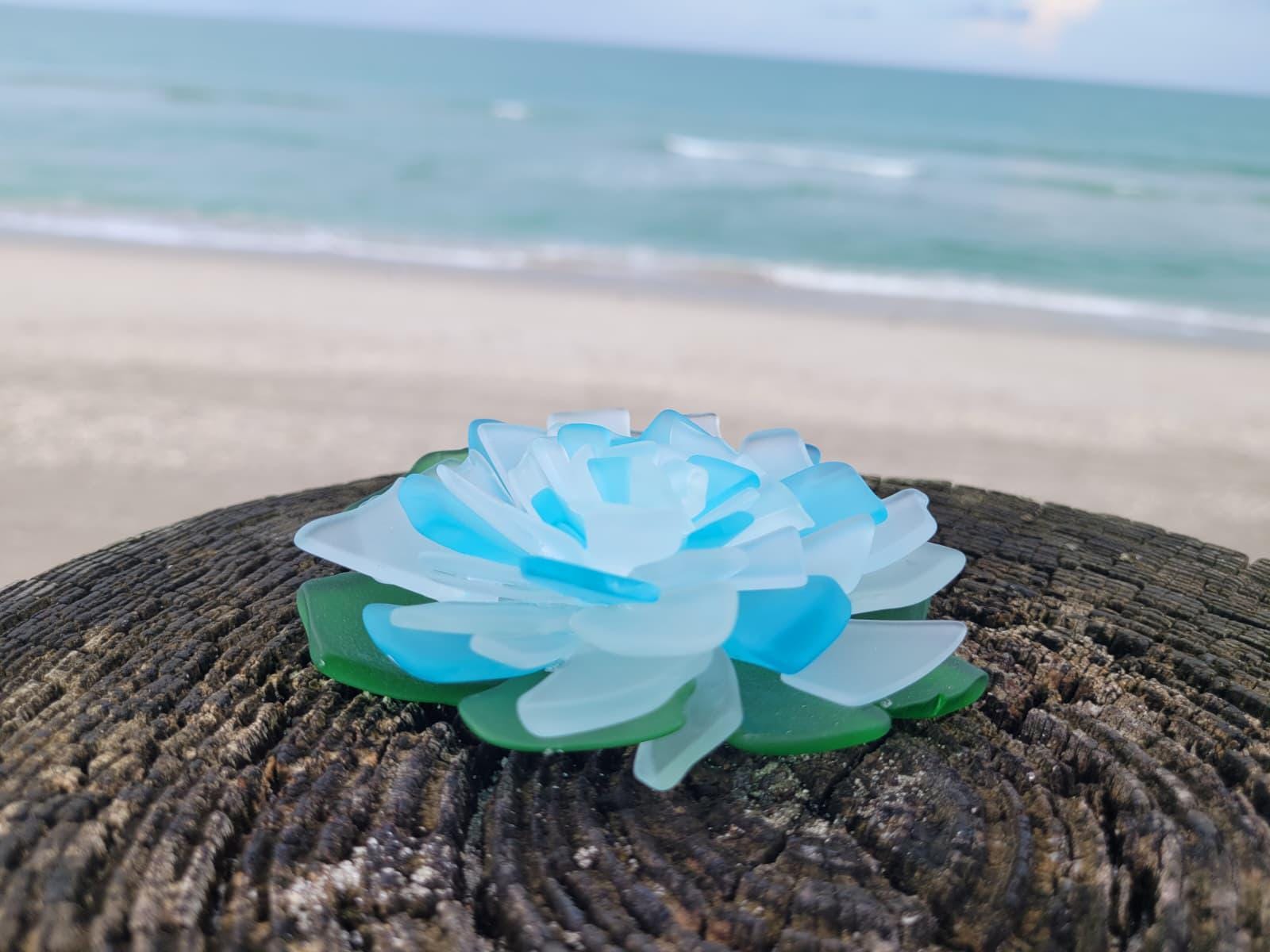 Seaglass Flower - Blue/White with green - small