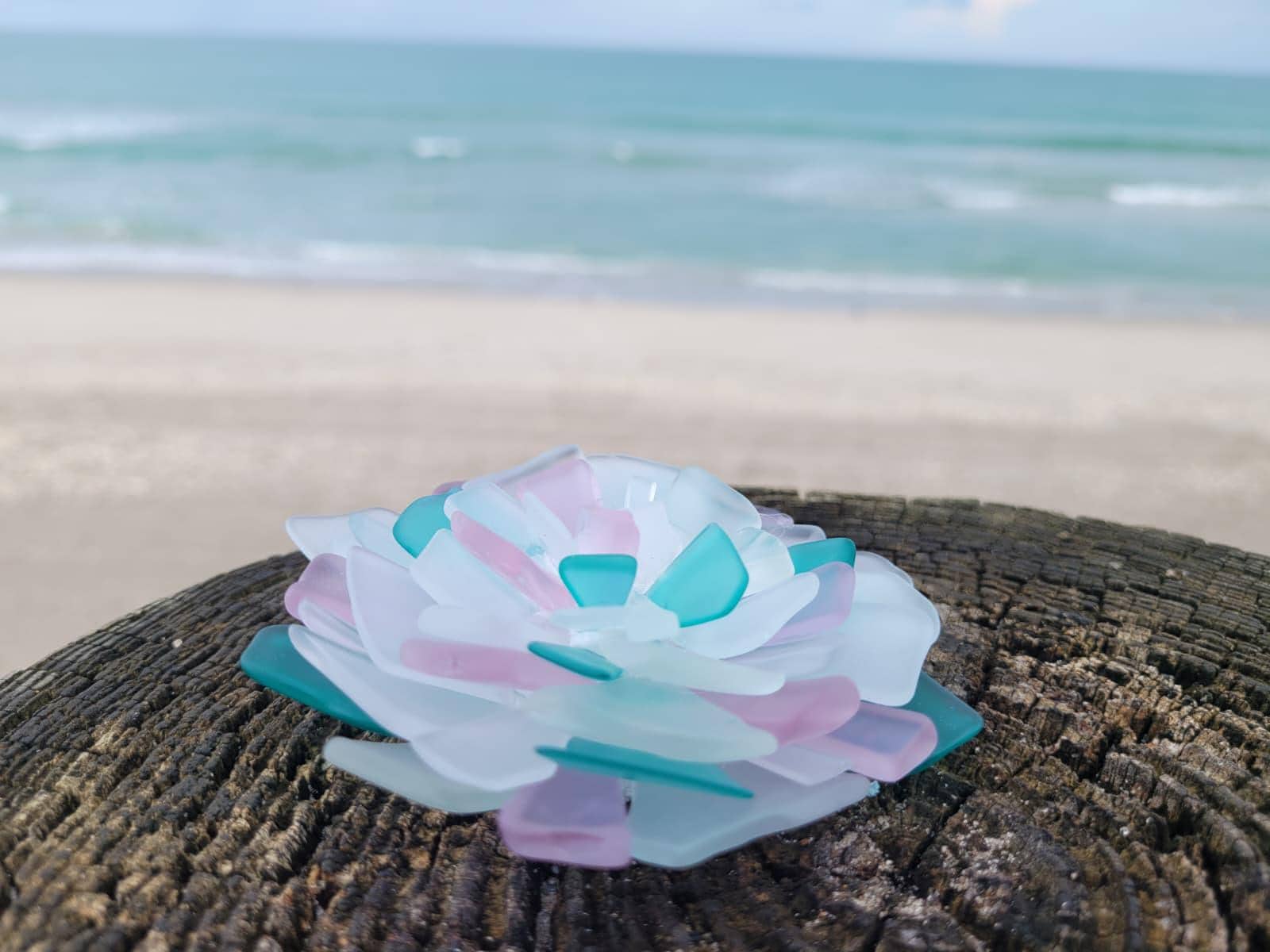 Seaglass Flower - Pink/Green//White - Image 1