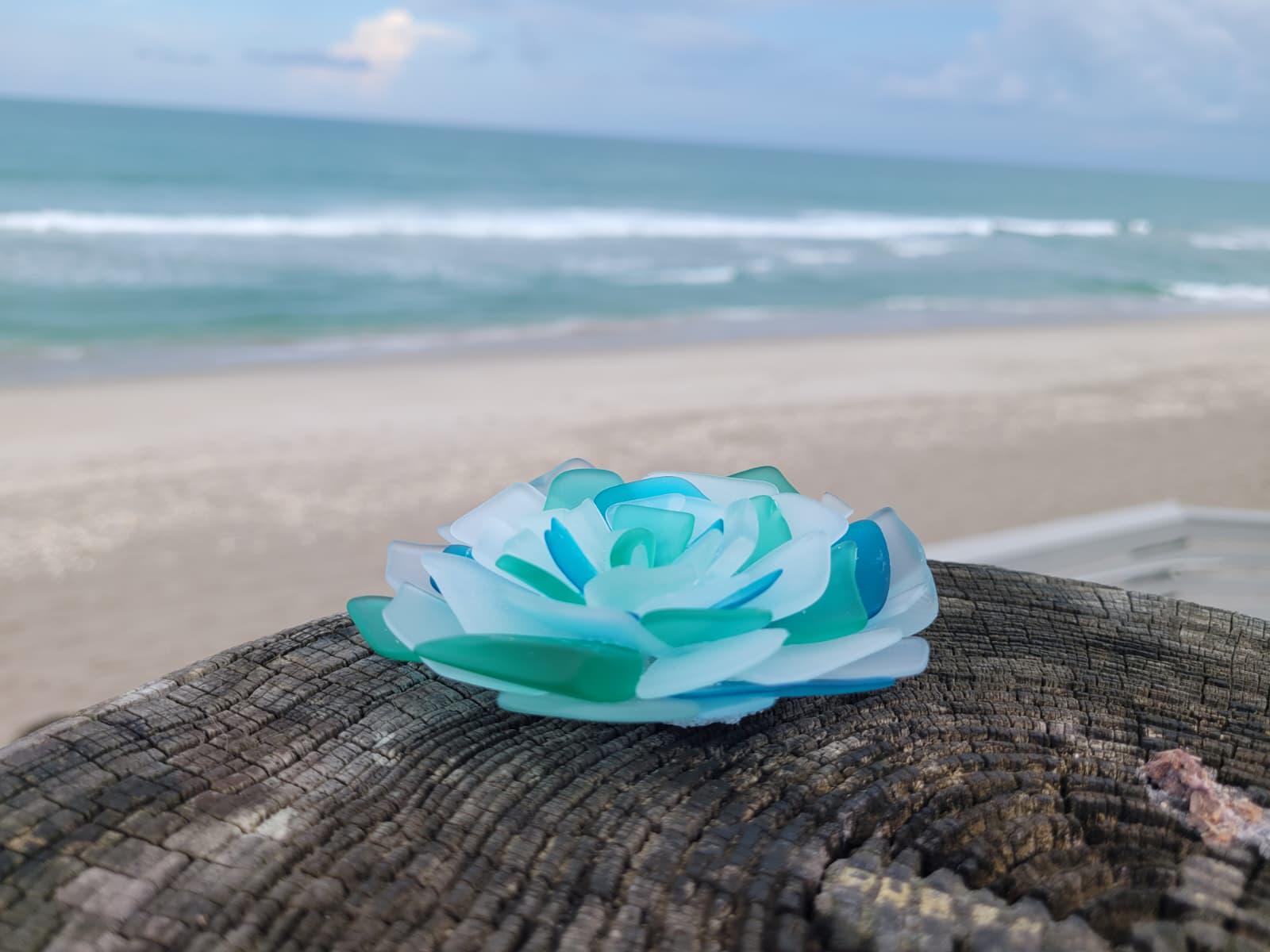 Seaglass Flower - Blue/Green/White - small - Thumbnail 3