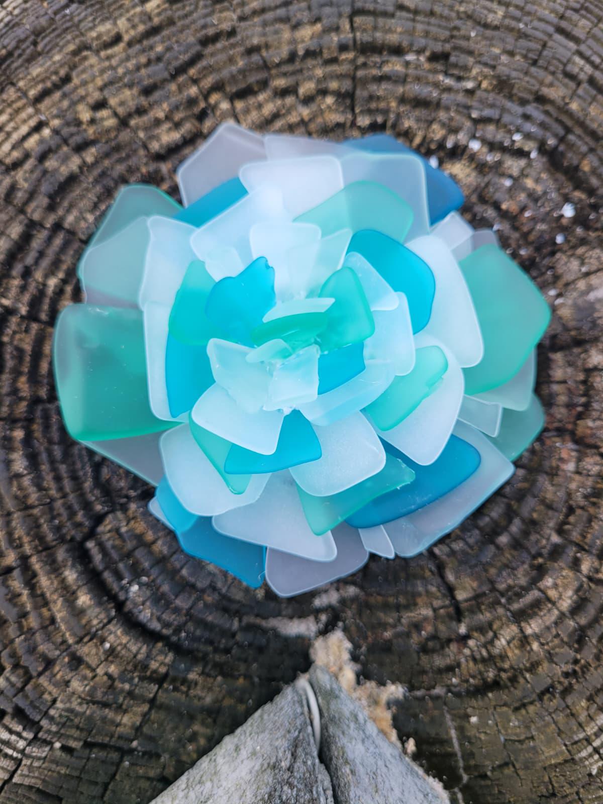 Seaglass Flower - Blue/Green/White - small - Image 1