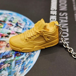 Porte-clés de baskets en bois, accessoire de porte-clés miniature pour chaussures de basket-ball en bois