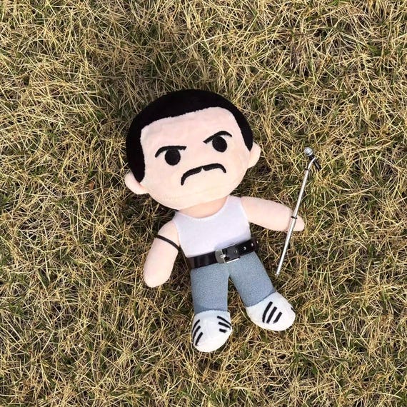 LATE GREATS フレディ・マーキュリー ぬいぐるみ フレディ・マーキュリーをモチーフにしたぬいぐるみ | クイーンロック
