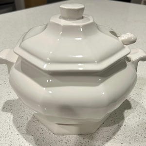 White Ceramic Soup Tureen with Lid and spoon, Hexagonal Design, Made in Japan, 1950s.