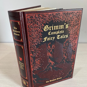 THE BROTHERS GRIMM'S Complete Fairy Tales Deluxe Edition Classic Book Leather Bound Hardcover Collectable Book