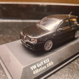 Solido 1/43 Volkswagen Golf 4 R32 4Motion
