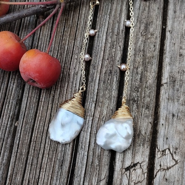 dangling earring and drop in baroque freshwater pearl