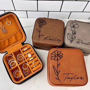 Birth Flower Jewelry Travel Case, Birth Month Flower Gift, Personalized Birthday Gift, Leather Jewelry Travel Case, Custom Jewelry Case