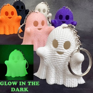 Cute Ghost Keychain | Crochet Texture | Happy Ghosts | Glow In The Dark | Halloween Keychains | Spooky Season | 3D Printed Plastic | Tiktok