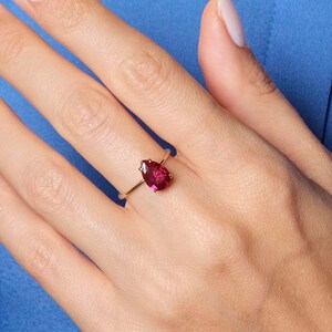 Bague rubis taille poire, bague pierre de naissance en or 14 carats en forme de larme, bague en pierre précieuse rouge en forme de goutte de pluie
