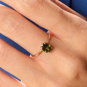 14K Gold Peridot Ring, Oval Birthstone Ring for Women, Customizable Green Gemstone Ring August Birthday Gift