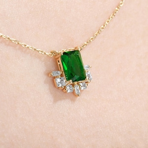 Baguette Emerald Necklace with Emerald Cut and Square Side Diamond Pendant 14K Gold, Customizable Emerald Green Birthstone Necklace Pendant