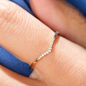V Shape Curved Ring Small Diamond V Engagement Ring, 14K Solid Gold Chevron Wedding Band, Wavy Diamond Ring Wishbone Promise Ring Women