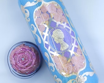 Bridgerton-Inspired Glitter Tumbler | Custom Epoxy Cup with Gold, Roses, Bees & Baroque Details