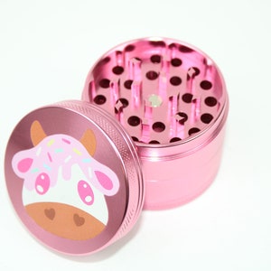 Toon Grind: The Four Piece Grinder Which Comes with Fast USA Shipping