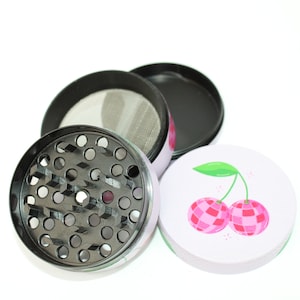 Cherry Blast: The Four Piece Grinder Which Comes with Fast USA Shipping